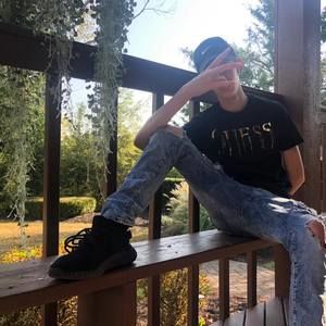 Meet your Posher, Connor